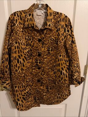 Women's Leopard Print Button-Front Shirt - Tan/Black